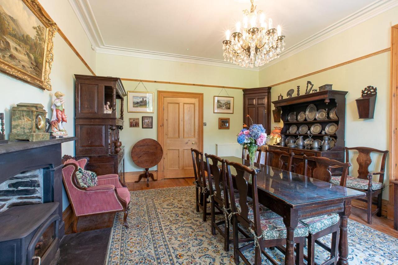 Taldraeth - Old Vicarage Guest House Penrhyndeudreath Eksteriør bilde